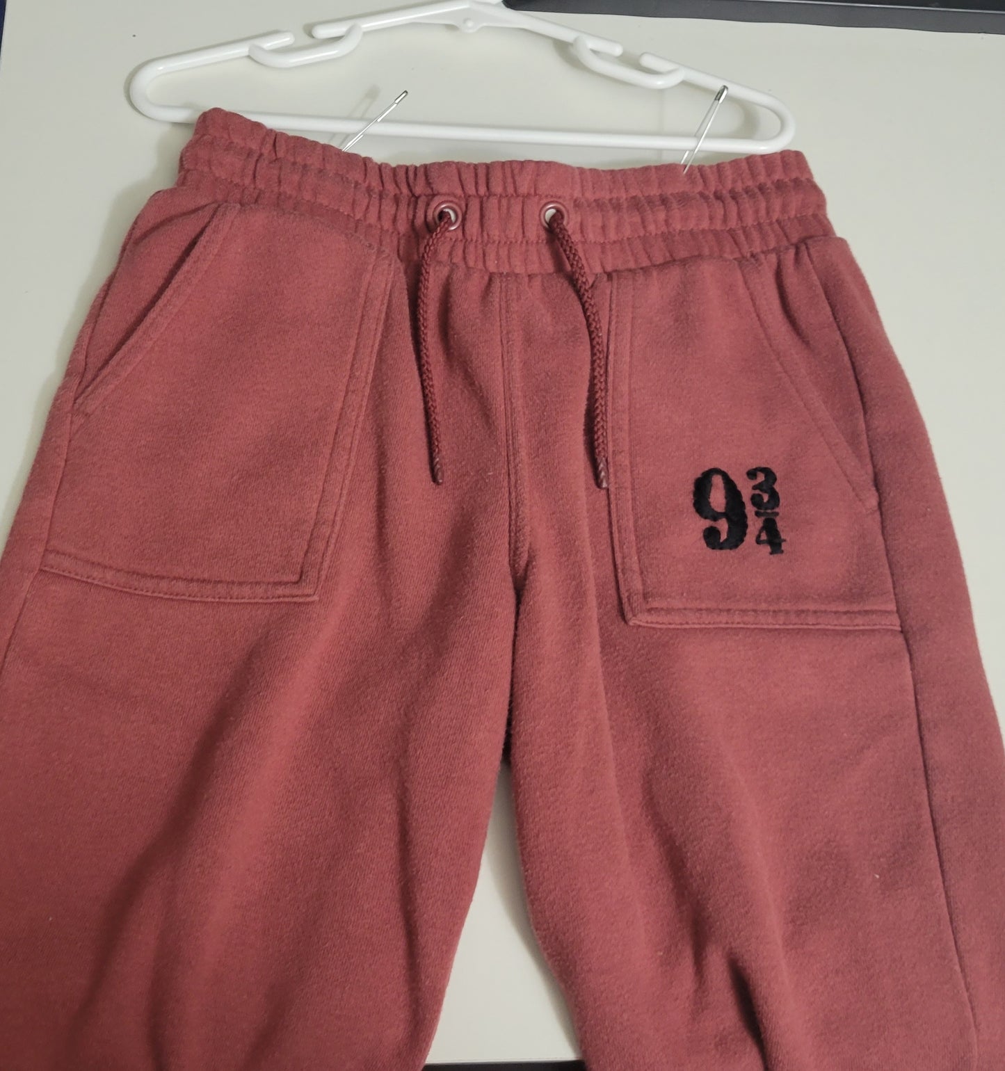 Pants with pocket design